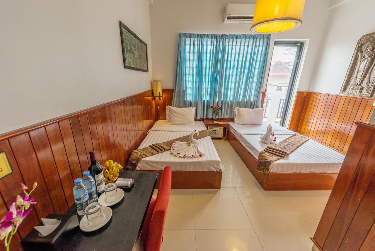 Travellerhome Angkor Guesthouse Siem Reap Exterior photo